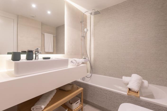 Image No.21-3 Bed Townhouse for sale