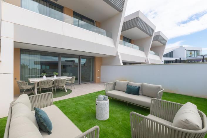 Image No.28-3 Bed Townhouse for sale