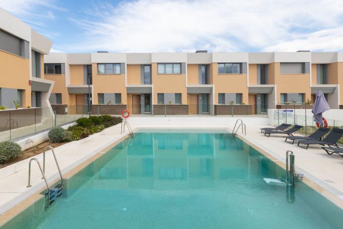 Image No.2-3 Bed Townhouse for sale