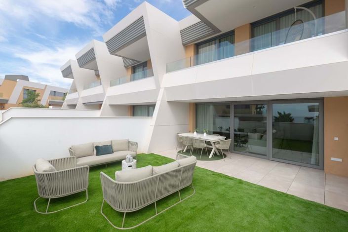 Image No.57-3 Bed Townhouse for sale