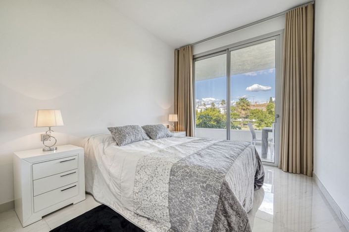 Image No.15-3 Bed Apartment for sale