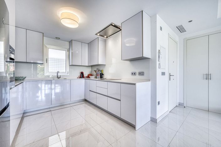 Image No.8-3 Bed Apartment for sale