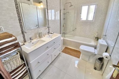 1447-461480-78d1f4f8b6655591b02d22fabb36a692d