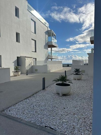 Image No.27-3 Bed Apartment for sale