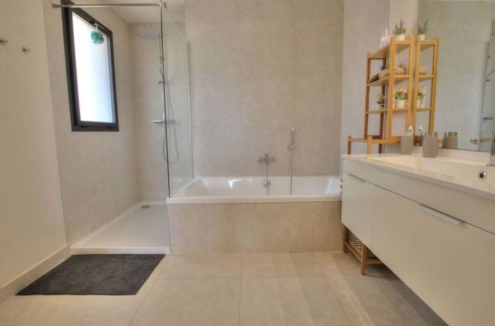 Image No.20-3 Bed Penthouse for sale