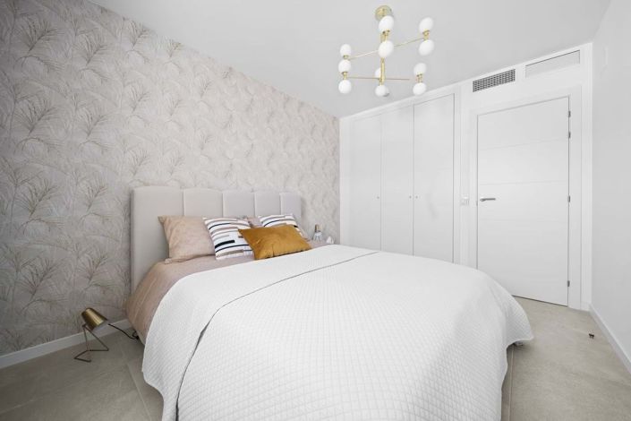 Image No.16-4 Bed Semi-Detached for sale