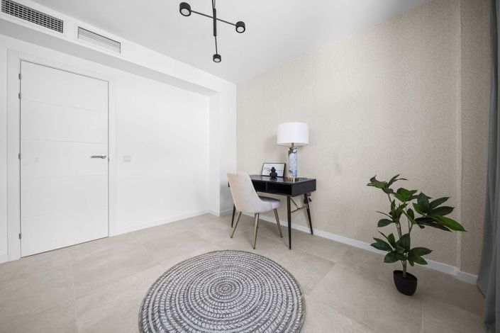 Image No.20-4 Bed Semi-Detached for sale