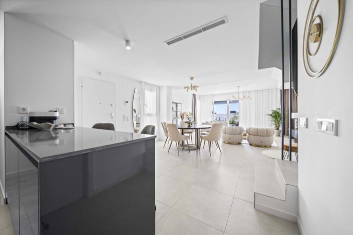 Image No.24-4 Bed Semi-Detached for sale