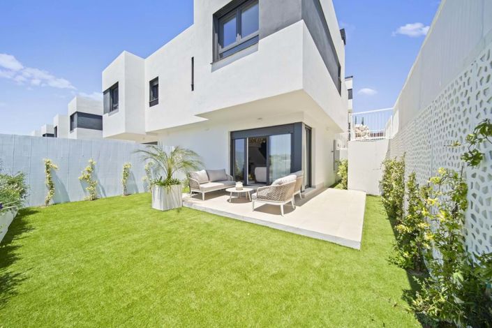 Image No.33-4 Bed Semi-Detached for sale