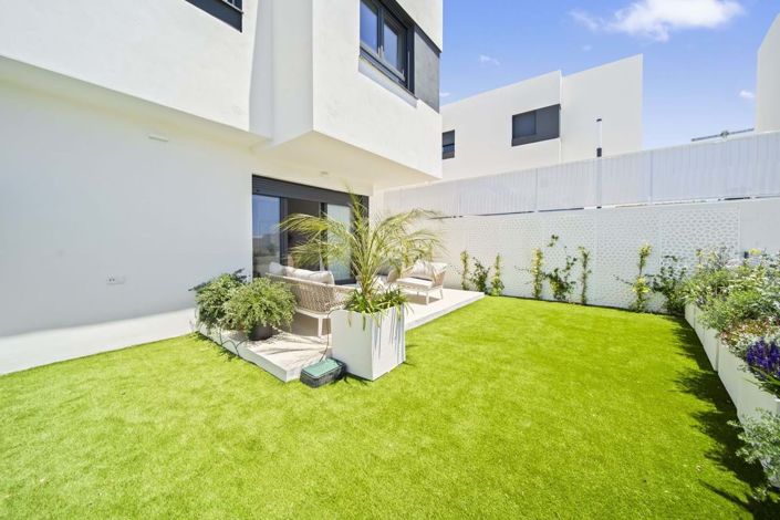 Image No.35-4 Bed Semi-Detached for sale