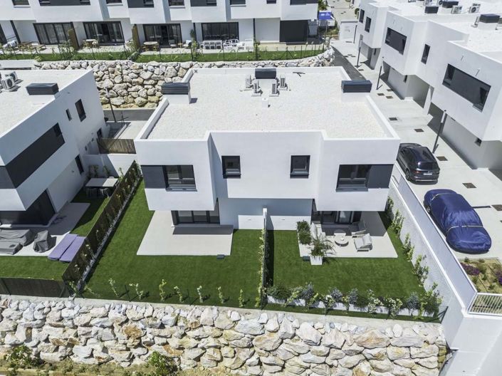 Image No.55-4 Bed Semi-Detached for sale