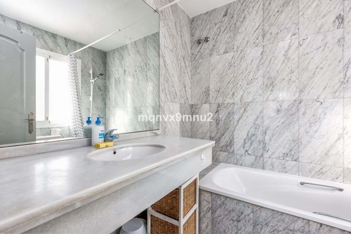 Image No.19-3 Bed Apartment for sale