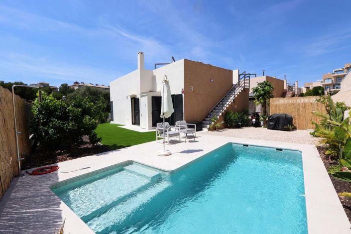 Image No.1-3 Bed Villa for sale