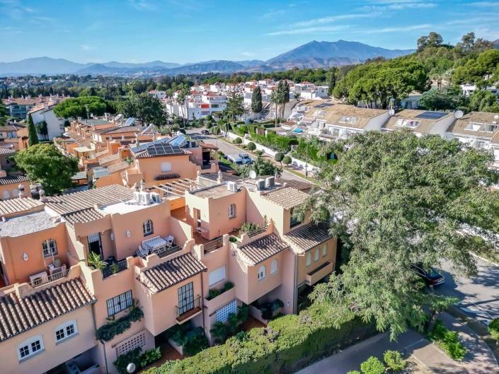 Image No.40-2 Bed Townhouse for sale