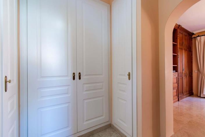 Image No.19-2 Bed Townhouse for sale