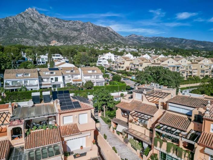 Image No.47-2 Bed Townhouse for sale