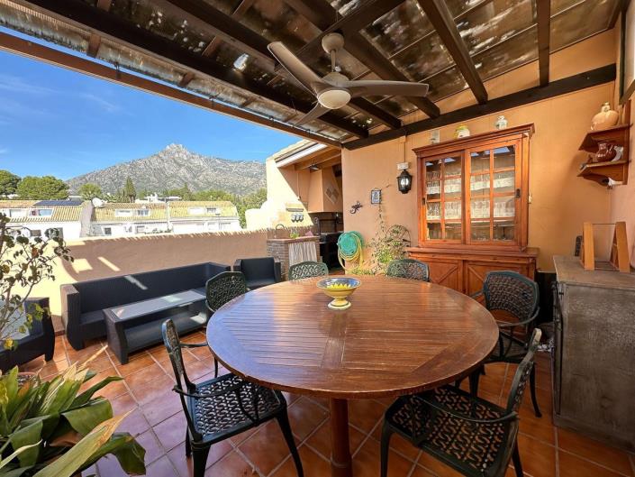 Image No.27-2 Bed Townhouse for sale