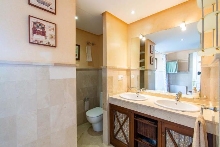 Image No.30-2 Bed Townhouse for sale