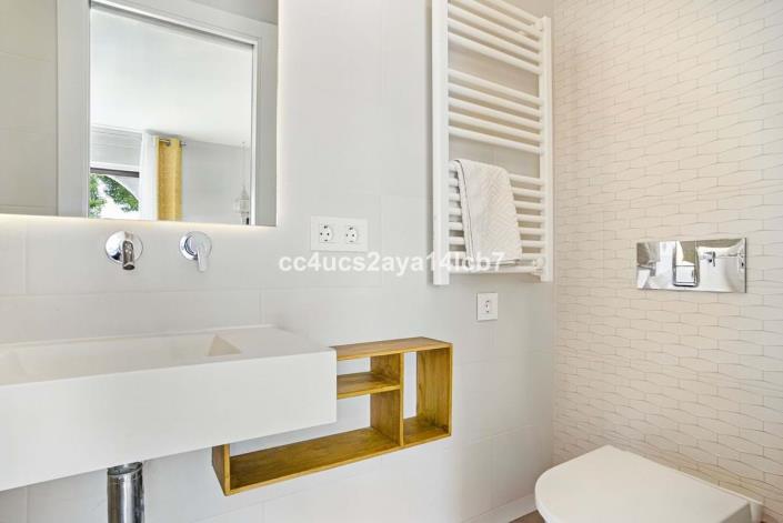 Image No.19-3 Bed Townhouse for sale