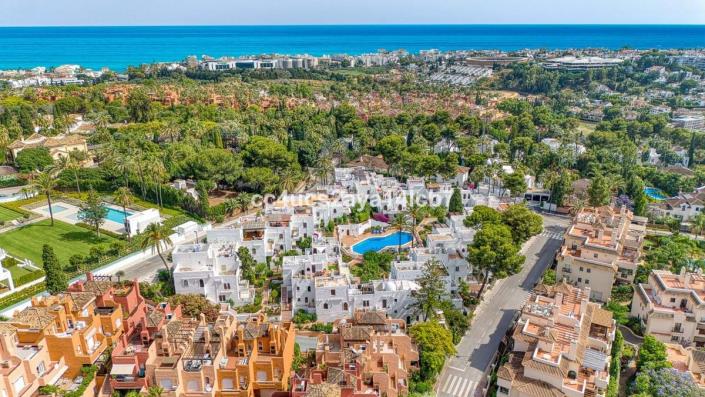 Image No.30-3 Bed Townhouse for sale