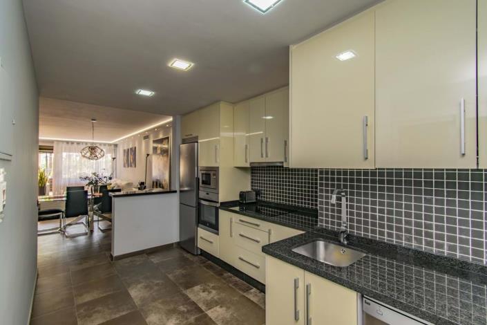 Image No.10-2 Bed Apartment for sale