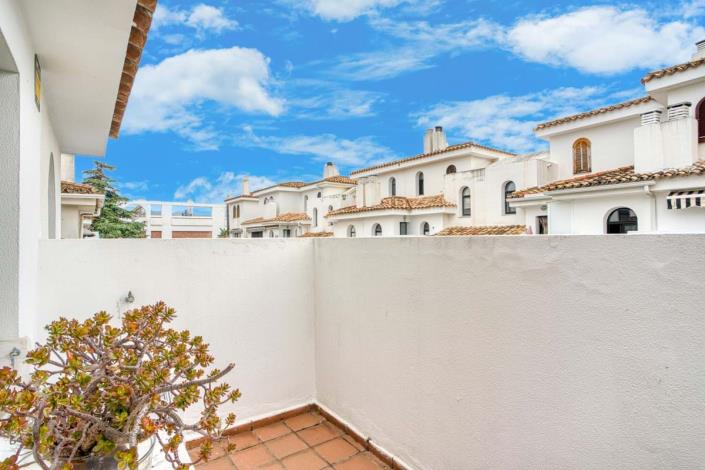 Image No.7-3 Bed Townhouse for sale