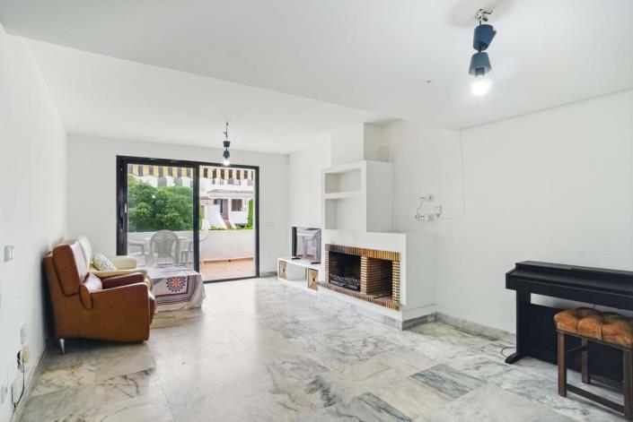 Image No.4-3 Bed Townhouse for sale