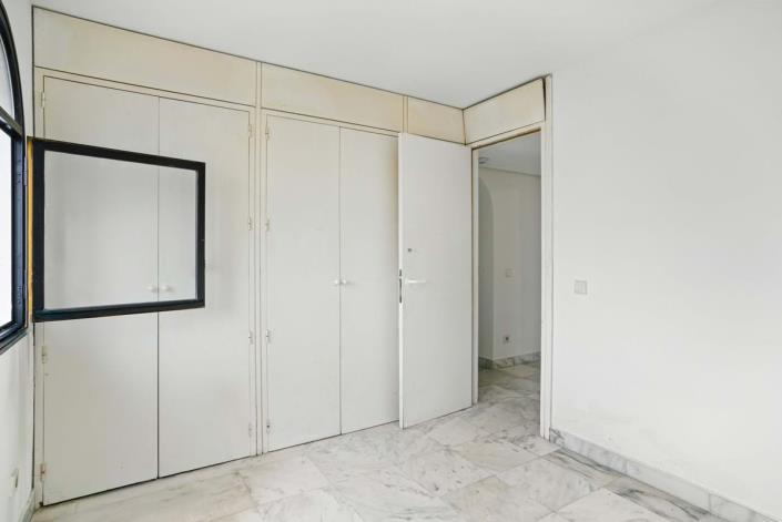 Image No.13-3 Bed Townhouse for sale