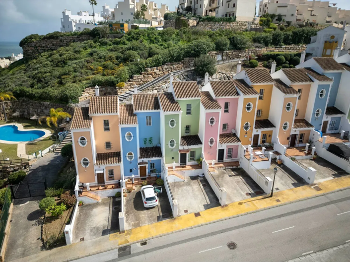 Image No.29-3 Bed Apartment for sale