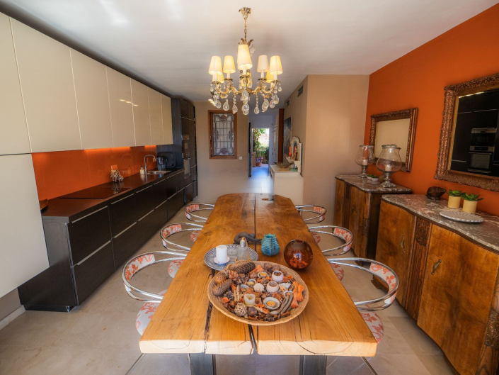 Image No.12-5 Bed Apartment for sale