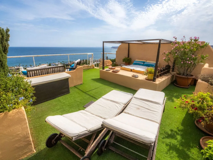 Image No.22-5 Bed Apartment for sale