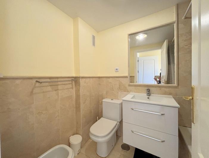 Image No.32-2 Bed Apartment for sale