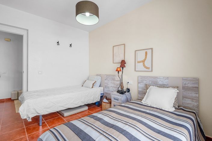 Image No.17-2 Bed Villa for sale