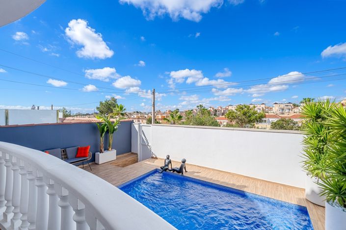 Image No.25-2 Bed Villa for sale