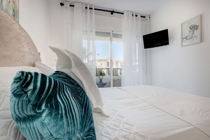 Image No.16-2 Bed Apartment for sale