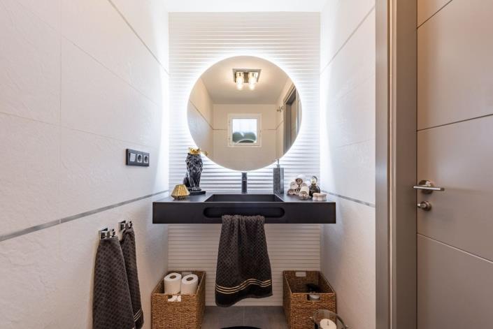 Image No.18-4 Bed Townhouse for sale