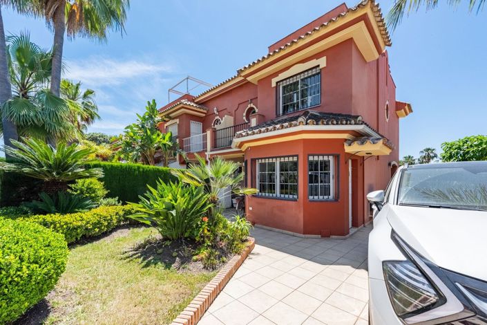 Image No.12-4 Bed Townhouse for sale