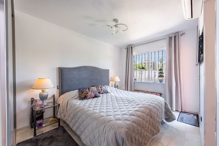 Image No.15-4 Bed Townhouse for sale