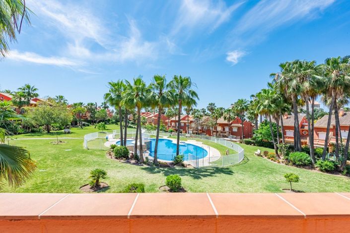 Image No.23-4 Bed Townhouse for sale