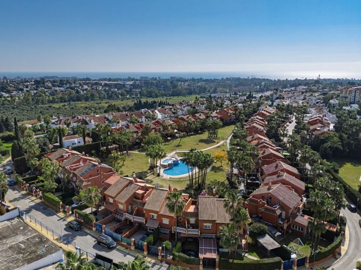 Image No.27-4 Bed Townhouse for sale