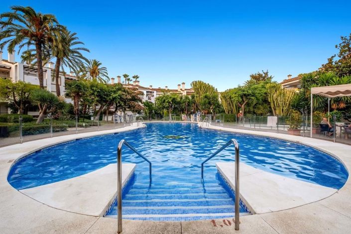 Image No.1-Appartement de 2 chambres à vendre à Estepona