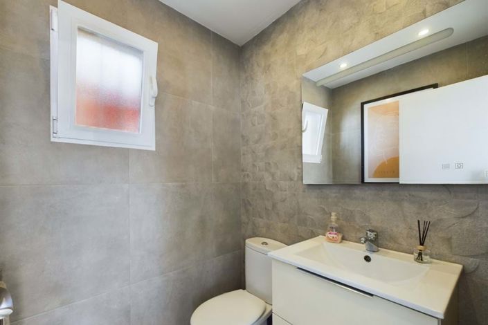 Image No.32-3 Bed Villa for sale