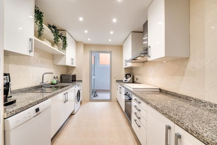 Image No.14-3 Bed Apartment for sale