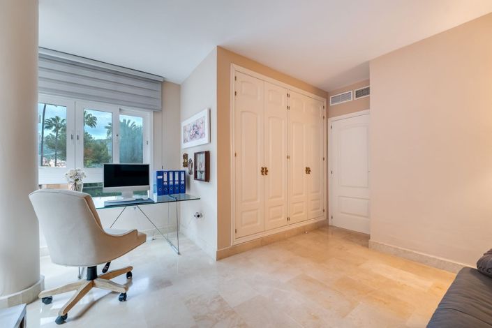 Image No.25-3 Bed Apartment for sale