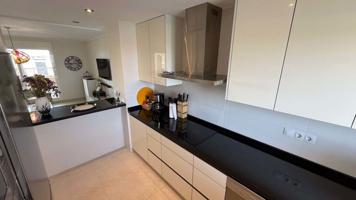 Image No.13-3 Bed Apartment for sale