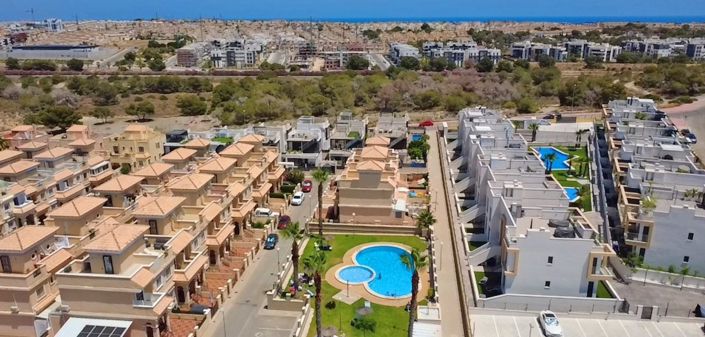 Image No.11-3 Bed Townhouse for sale