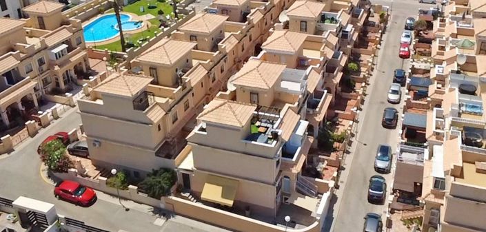 Image No.16-3 Bed Townhouse for sale