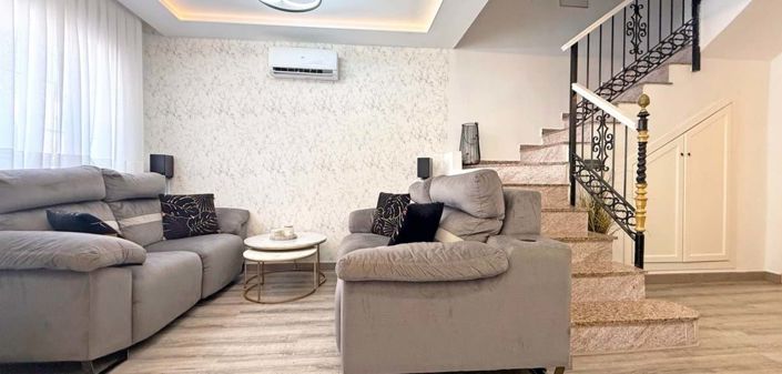 Image No.18-3 Bed Townhouse for sale