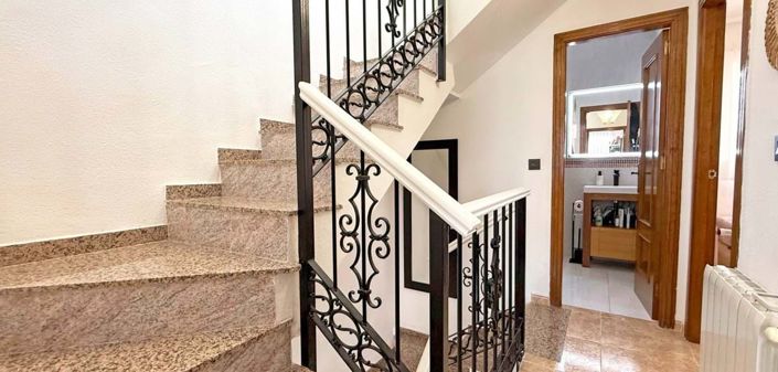 Image No.21-3 Bed Townhouse for sale