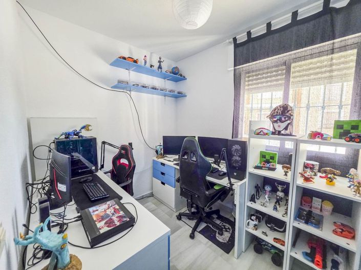 Image No.9-3 Bed Apartment for sale